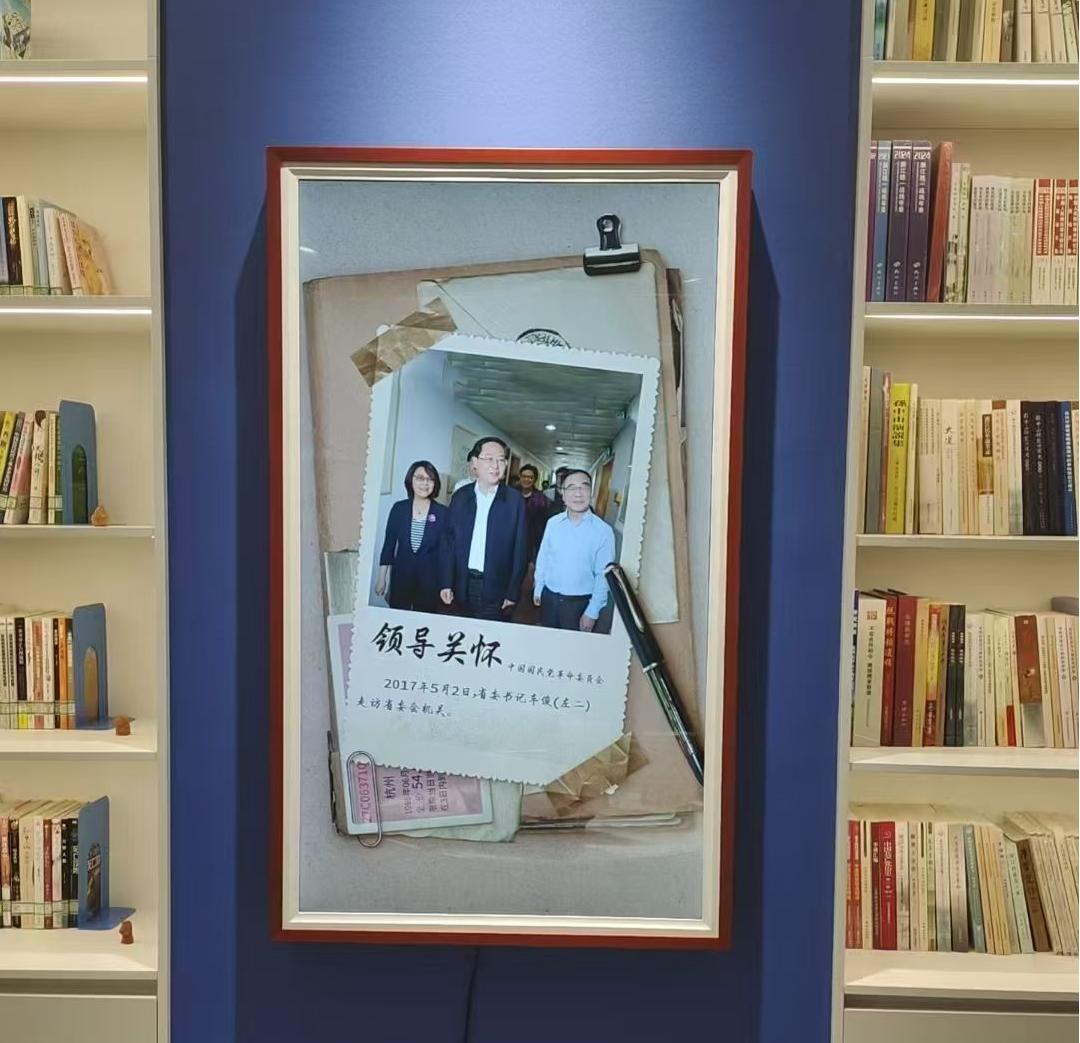 画框屏-启视觉新视界,为生活与商业添彩(图2) 画框屏-启视觉新视界,为生活与商业添彩(图2)