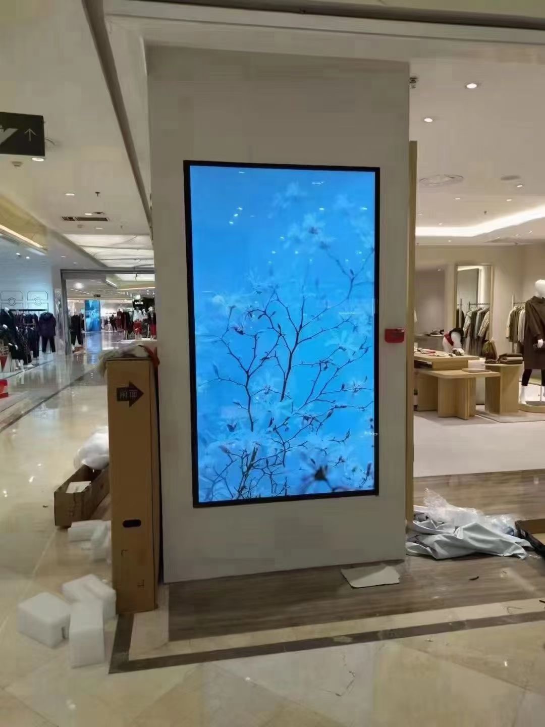 壁挂广告机的安装方法(图2)